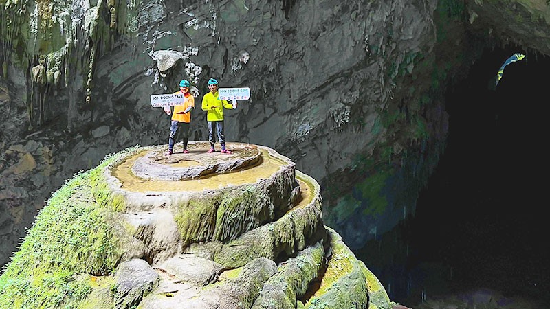 Khám phá bí ẩn dưới những cánh rừng