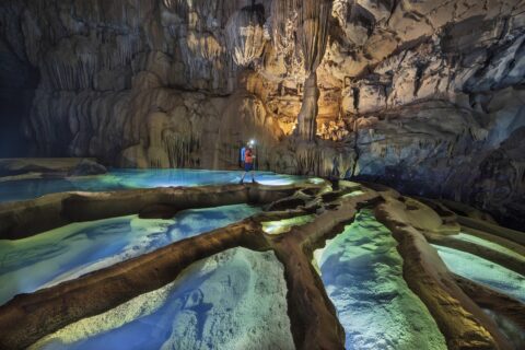 CÓ GÌ Ở HUNG THOÒNG, HỆ THỐNG HANG ĐỘNG TỰ NHIÊN MỚI ĐƯỢC KHAI THÁC ĐÓN KHÁCH DU LỊCH Ở QUẢNG BÌNH