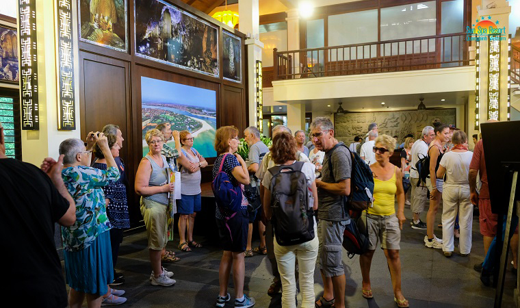 250.000 lượt khách du lịch đến với Quảng Bình trong dịp lễ 30/4 và 1/5