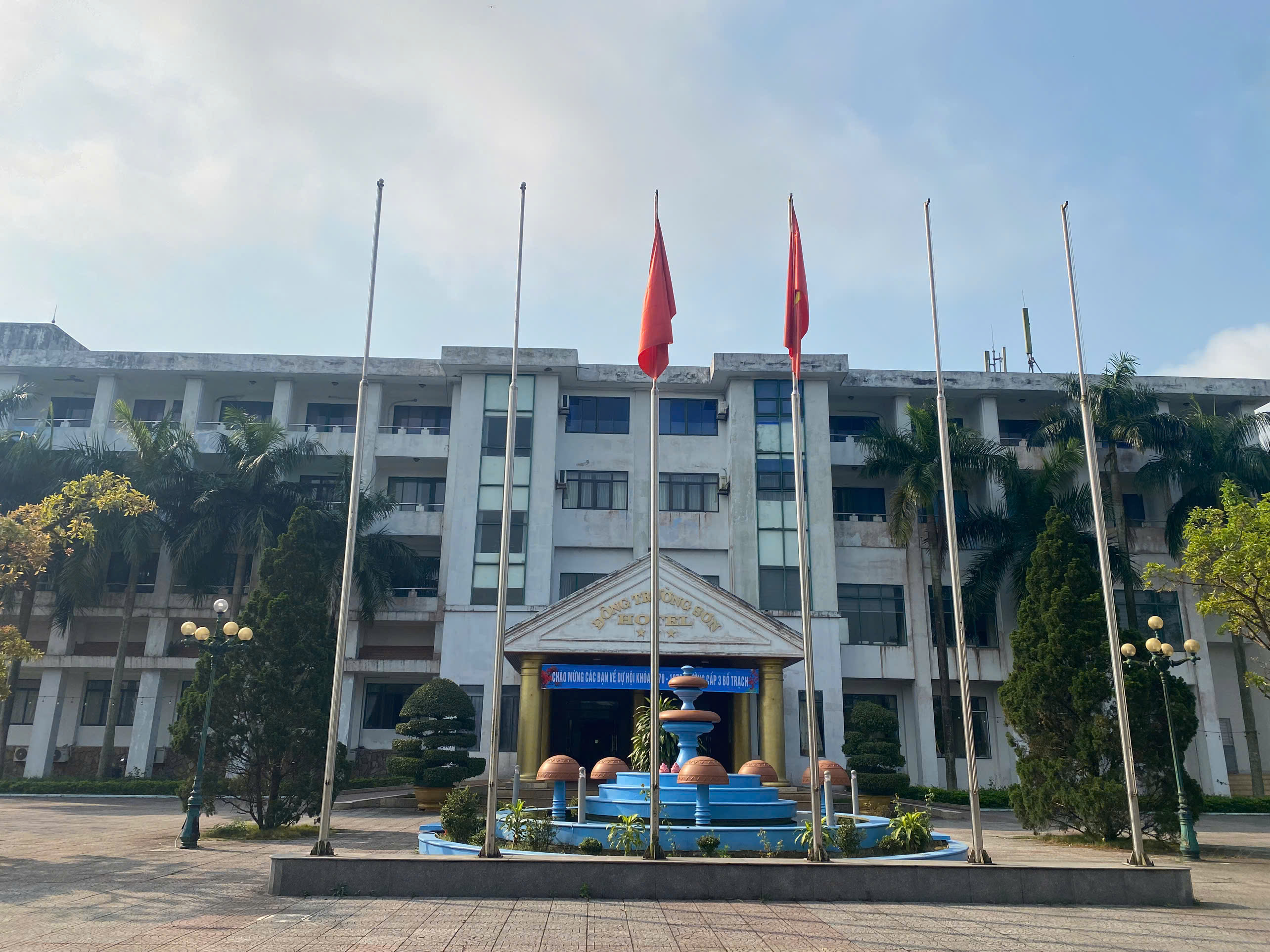 Khách sạn Đông Trường Sơn