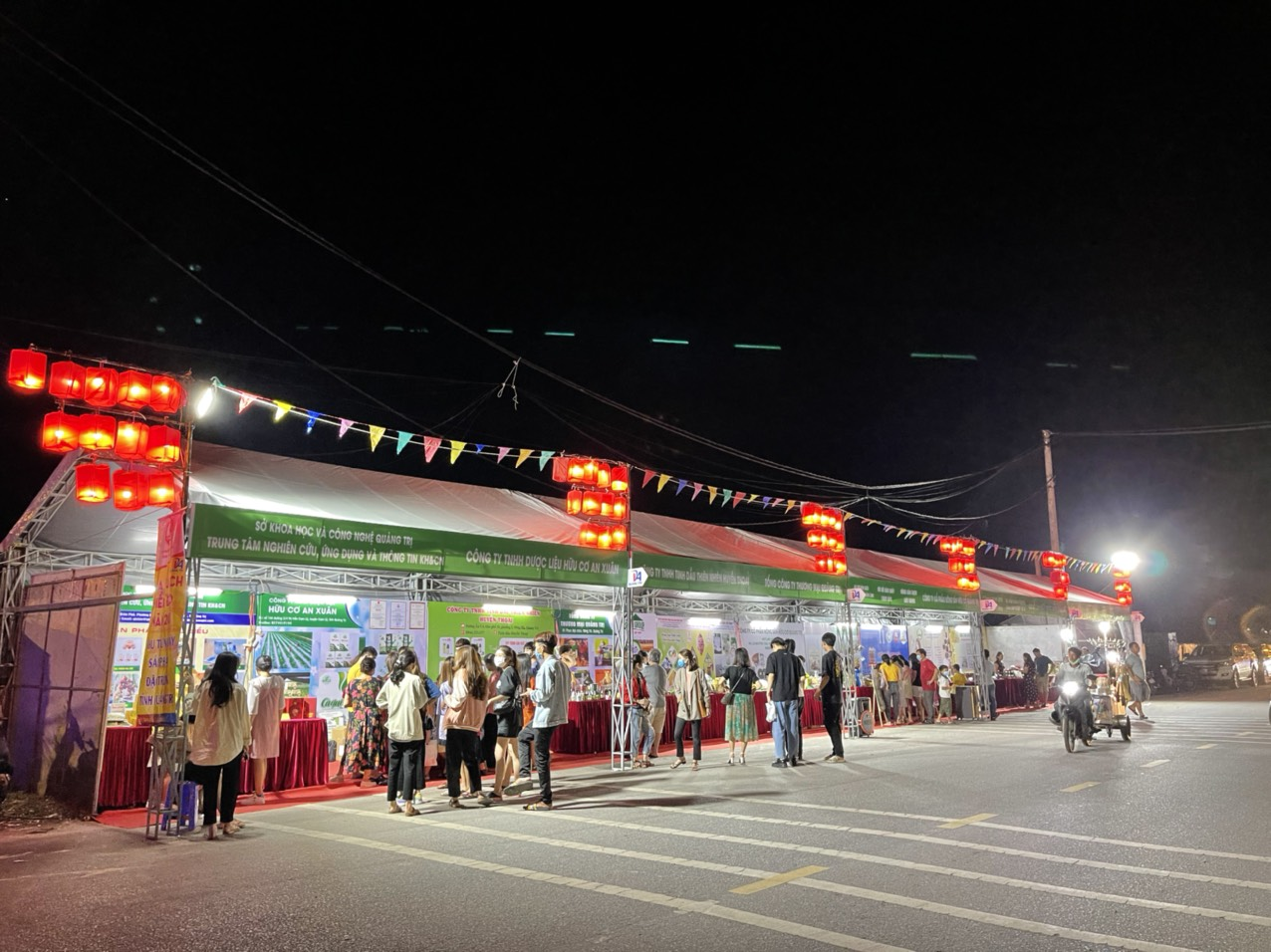 Triển lãm các sản phẩm đặc trưng tỉnh Quảng Trị
