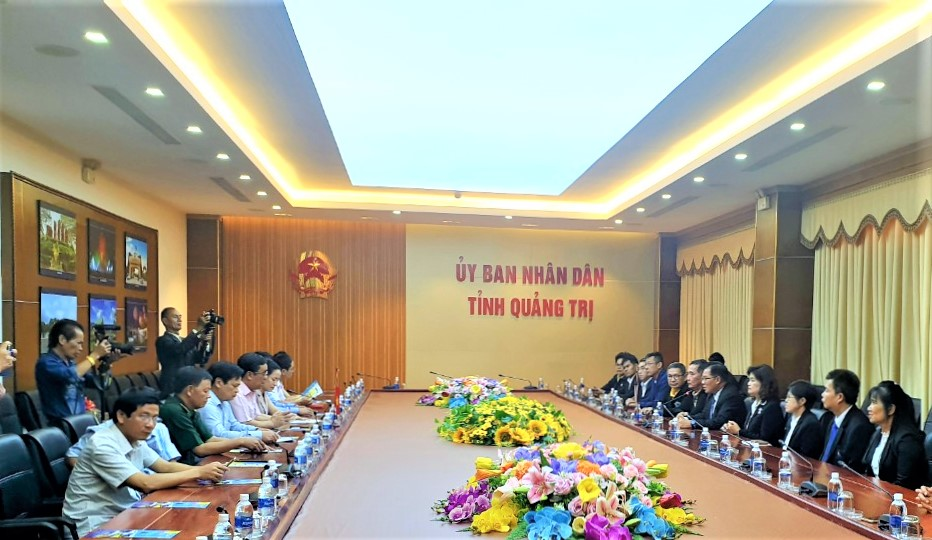 Chủ tịch UBND tỉnh Quảng Trị Nguyễn Đức Chính tiếp xã giao đoàn công tác tỉnh Mukdahan – Thái Lan