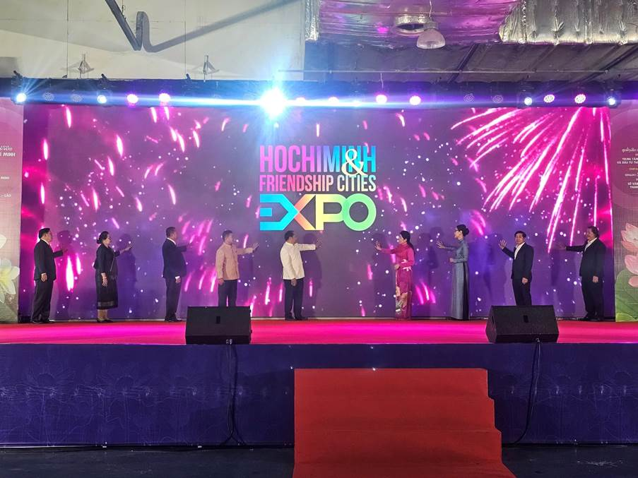 Tỉnh Quảng Trị tham gia Triển lãm Thành phố Hồ Chí Minh và các tỉnh, thành hữu nghị tại Savannakhet (Lào) lần thứ 5
