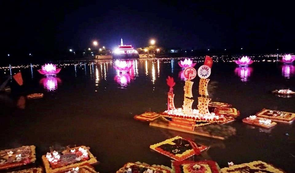 “Đêm hoa đăng” Tri ân các anh hùng Liệt sĩ trên dòng sông Thạch Hãn - Thành Cổ Quảng Trị