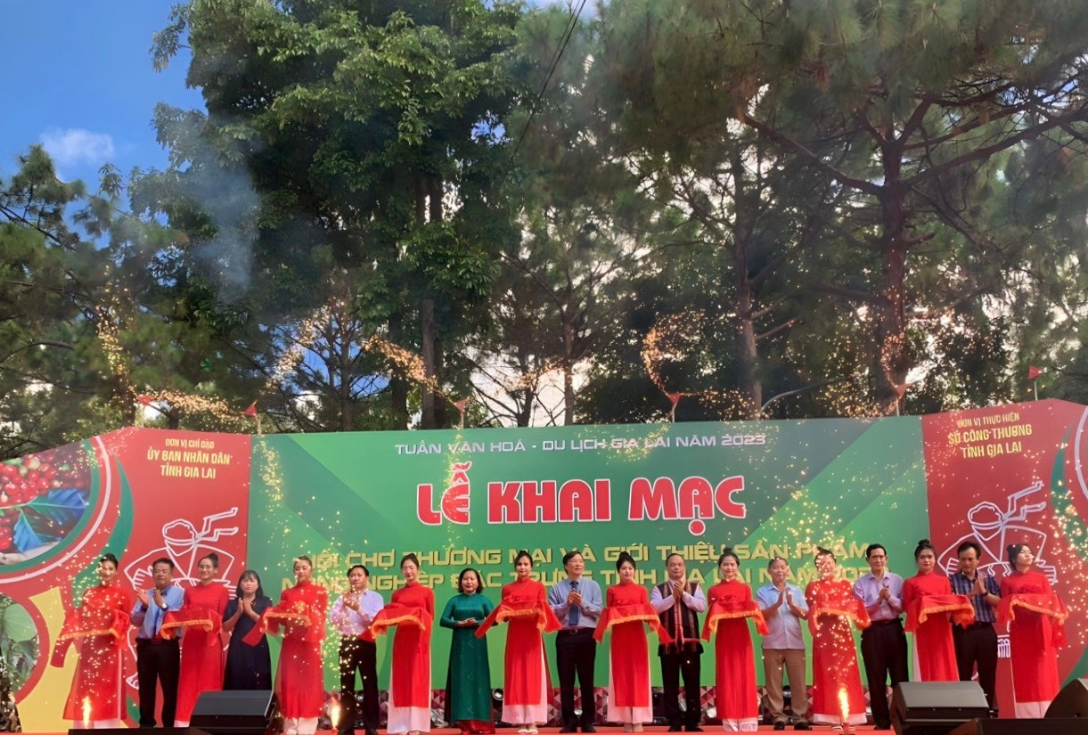 Khai mạc Hội chợ Thương mại và giới thiệu sản phẩm nông nghiệp đặc trưng tỉnh Gia Lai năm 2023
