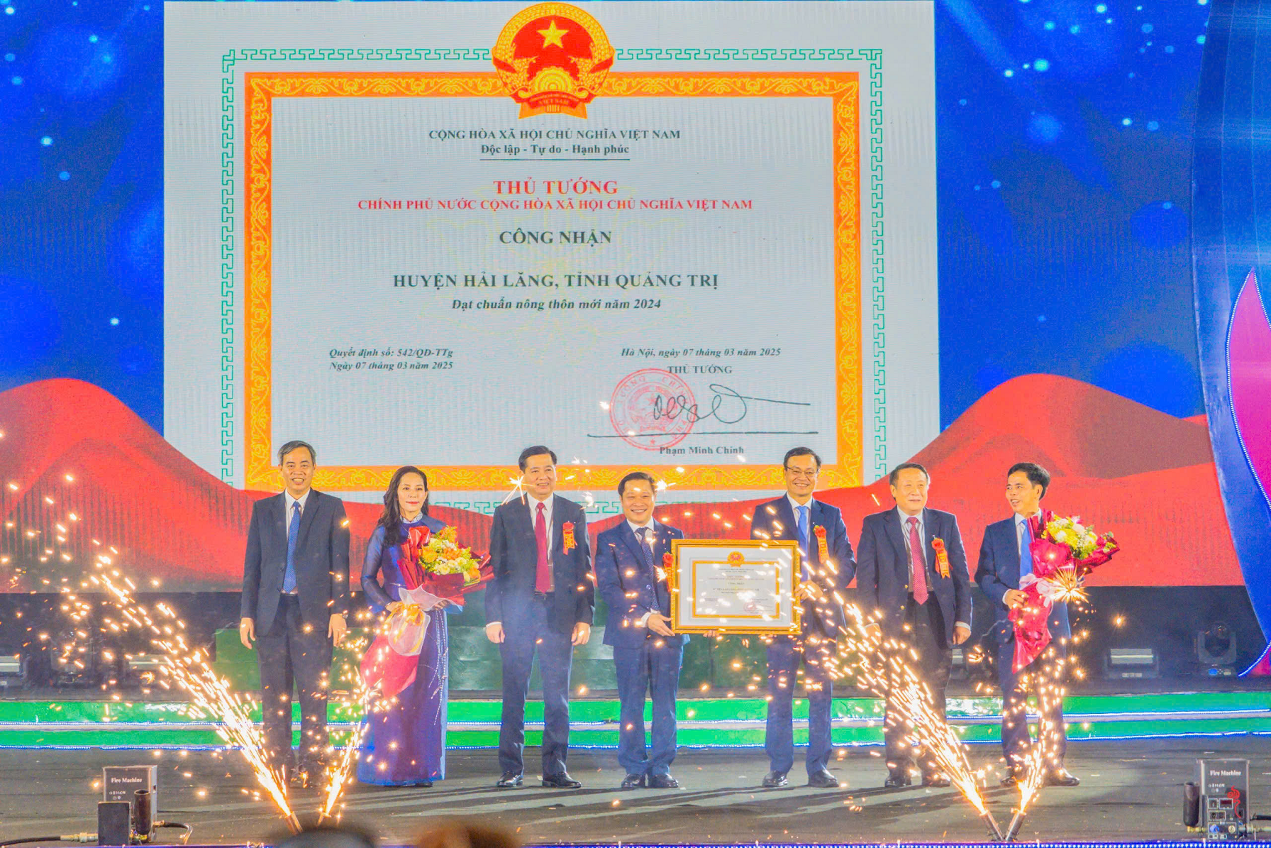 Long trọng kỷ niệm 50 năm Ngày giải phóng huyện Hải Lăng và đón nhận Bằng công nhận huyện đạt chuẩn nông thôn mới