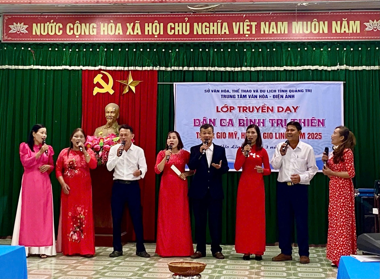 Trung tâm Văn hóa - Điện ảnh tỉnh tổ chức Lễ bế giảng lớp truyền dạy dân ca xã Gio Mỹ, huyện Gio Linh