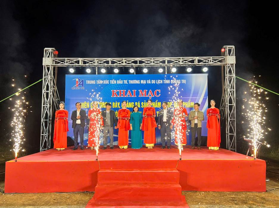 Khai mạc phiên chợ trưng bày, quảng bá sản phẩm OCOP, sản phẩm đặc trưng, nông sản tỉnh Quảng Trị năm 2025.