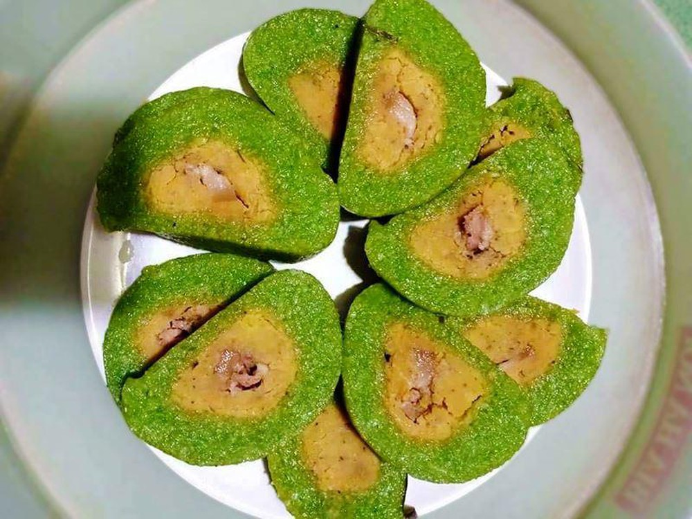 Thơm thảo bánh tét mặt trăng