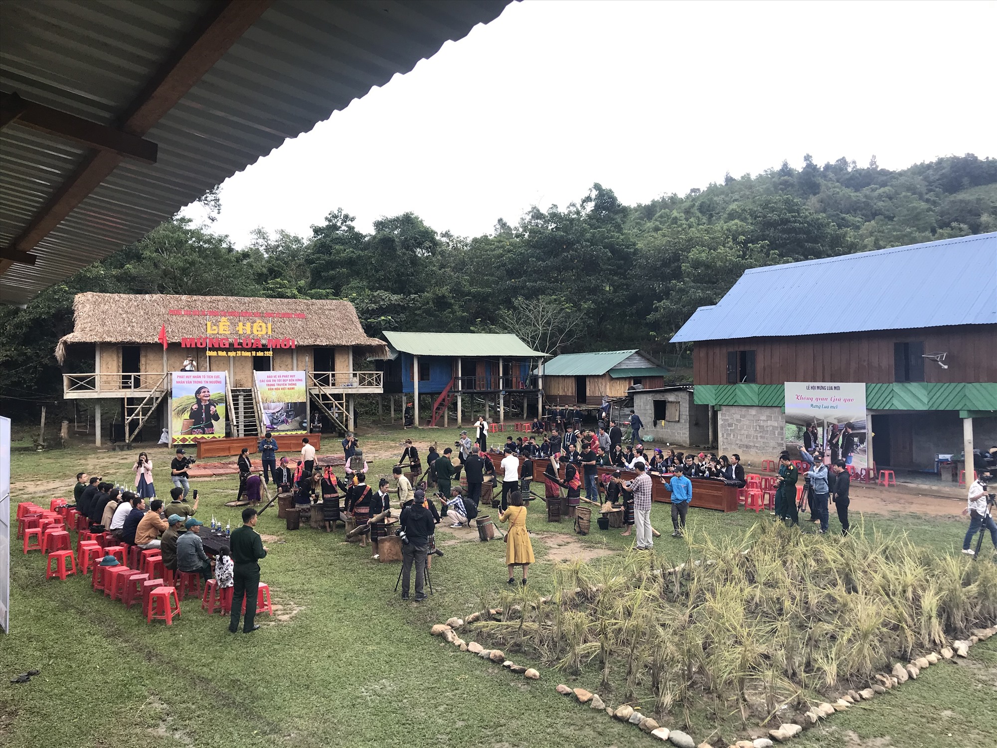 “Lễ hội Mừng lúa mới” của đồng bào Vân Kiều gây ấn tượng với du khách